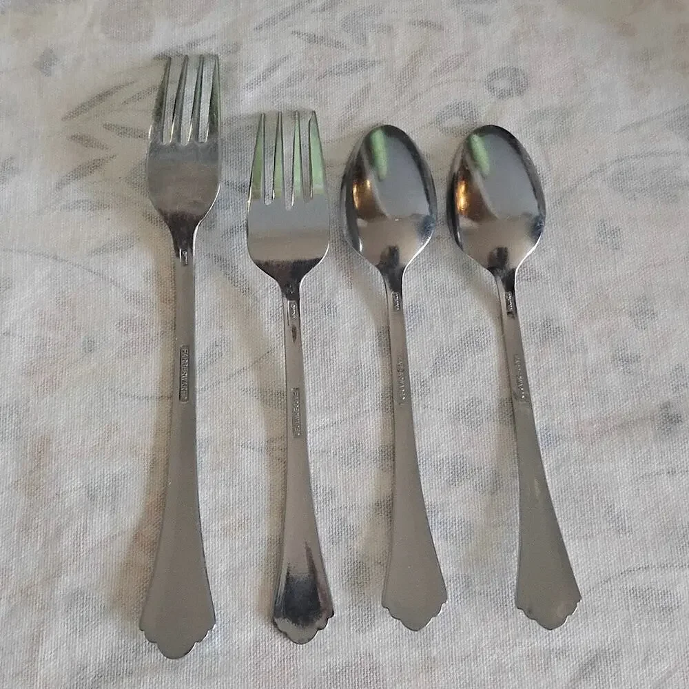 Farberware Heron Stainless Flatware 4 Pieces Dinner Fork Salad Fork 2 Teaspoons